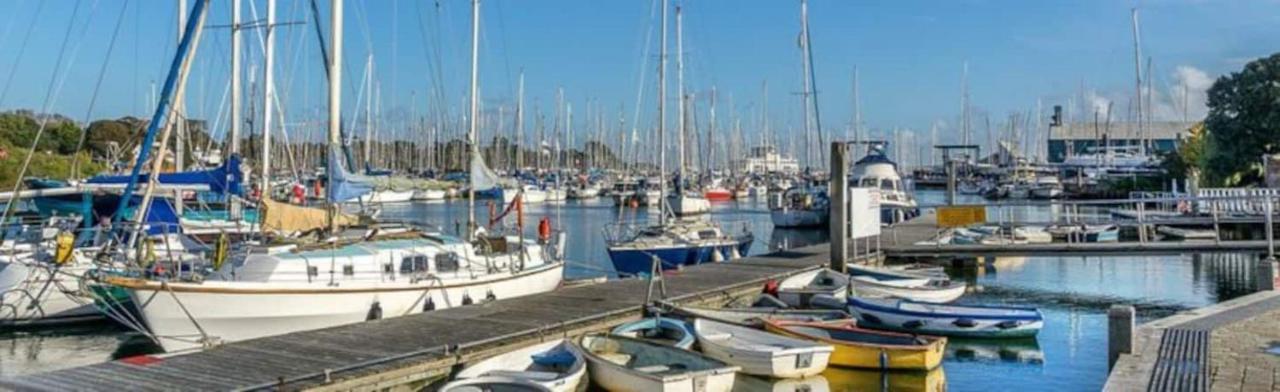 Large Modern Self Contained Apartment In Lymington Exteriör bild