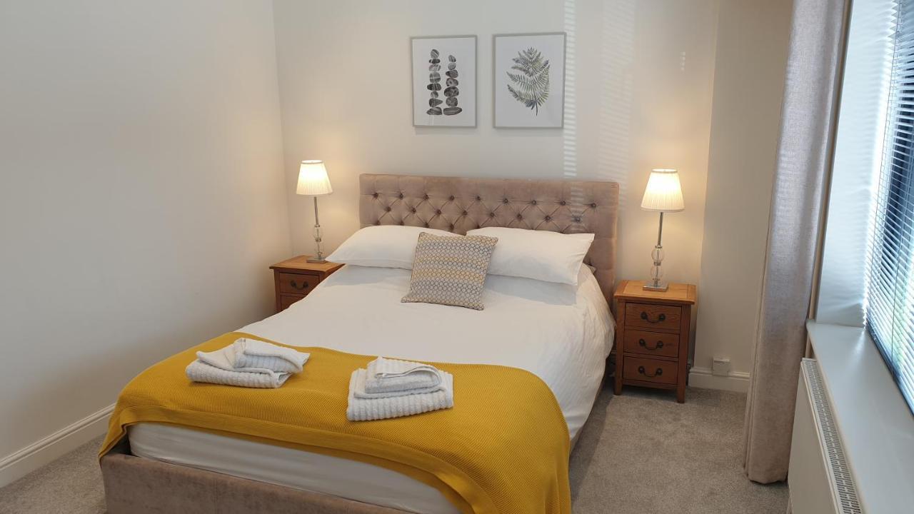Large Modern Self Contained Apartment In Lymington Exteriör bild